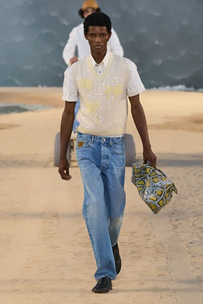 Look 50